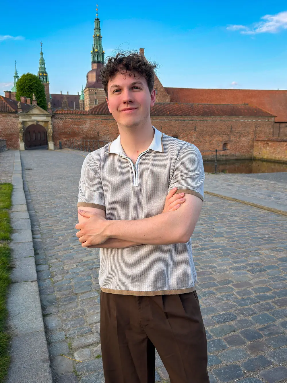 David Jæger foran Frederiksborg Slot